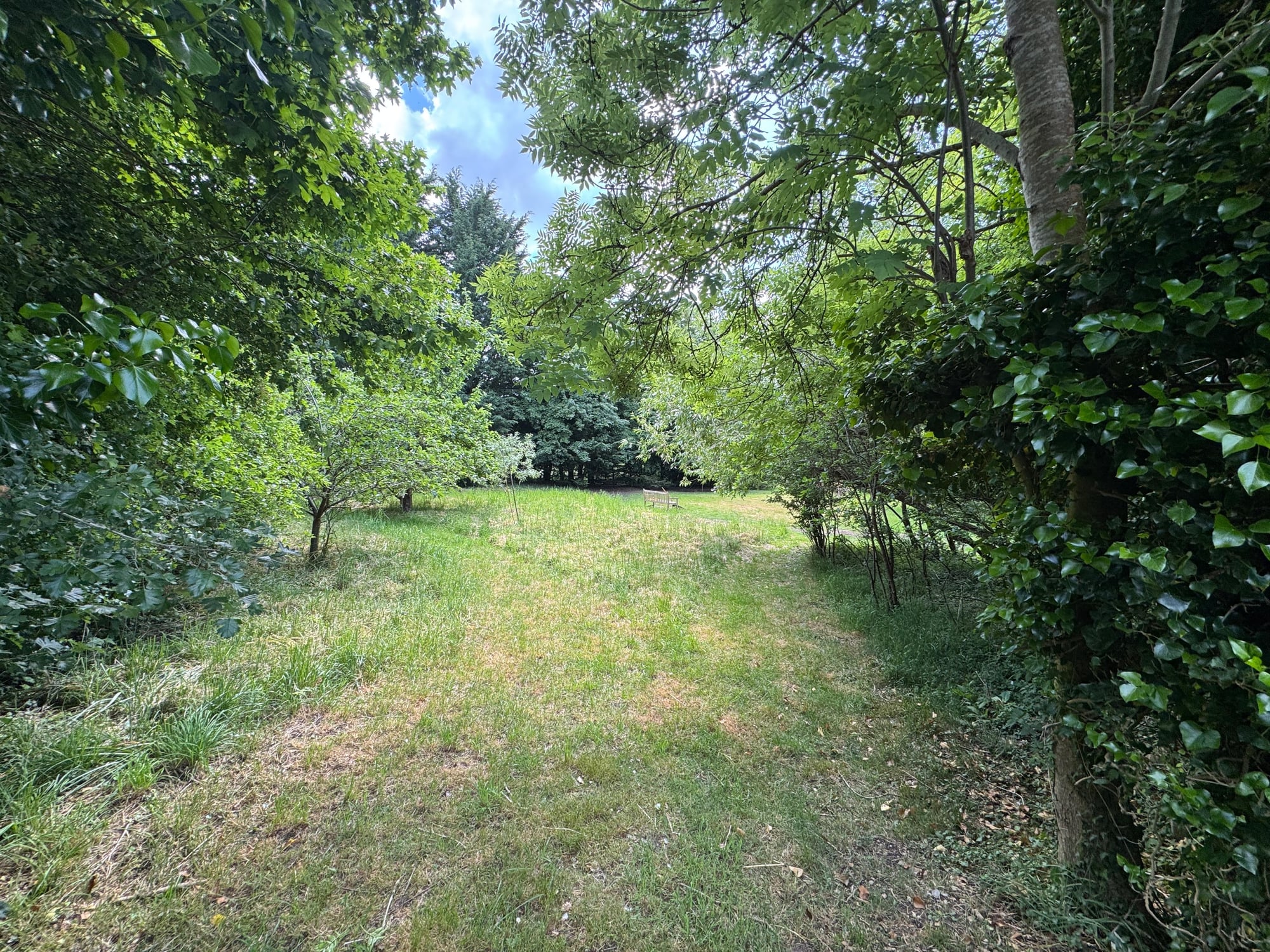 Full site: Land at The Moors Pangbourne, Reading, RG8 7NB